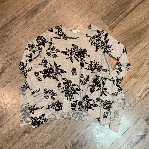 Asymmetrical-hem Long-Sleeve NWOT - Picture 4 of 4